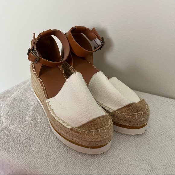 NÁUTICA- Espadrilles In Tan and White with Platform Heel Sandals in Size 7.5 - Picture 4 of 7